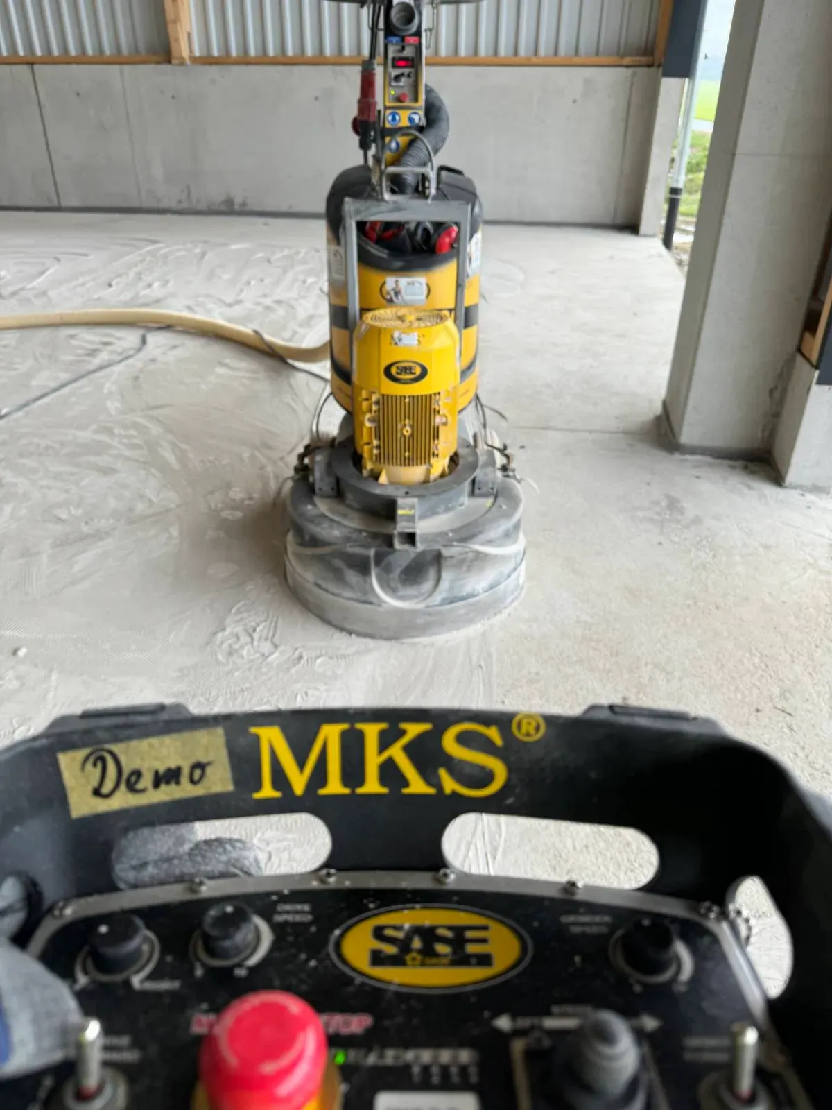 MKS PDG-8000
