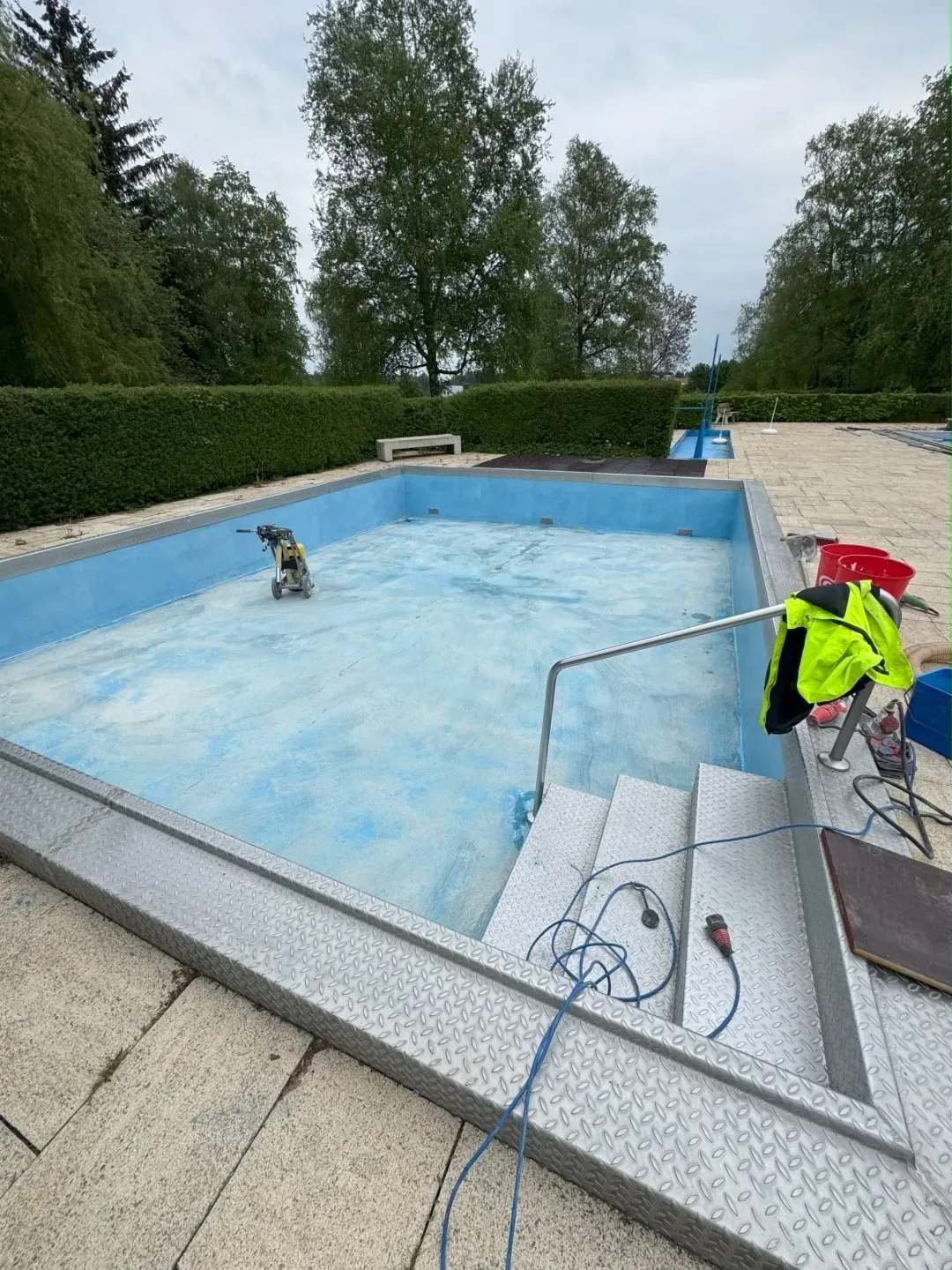 Neue_Beschichtung_fuer_das_Freibad in Hauerz3