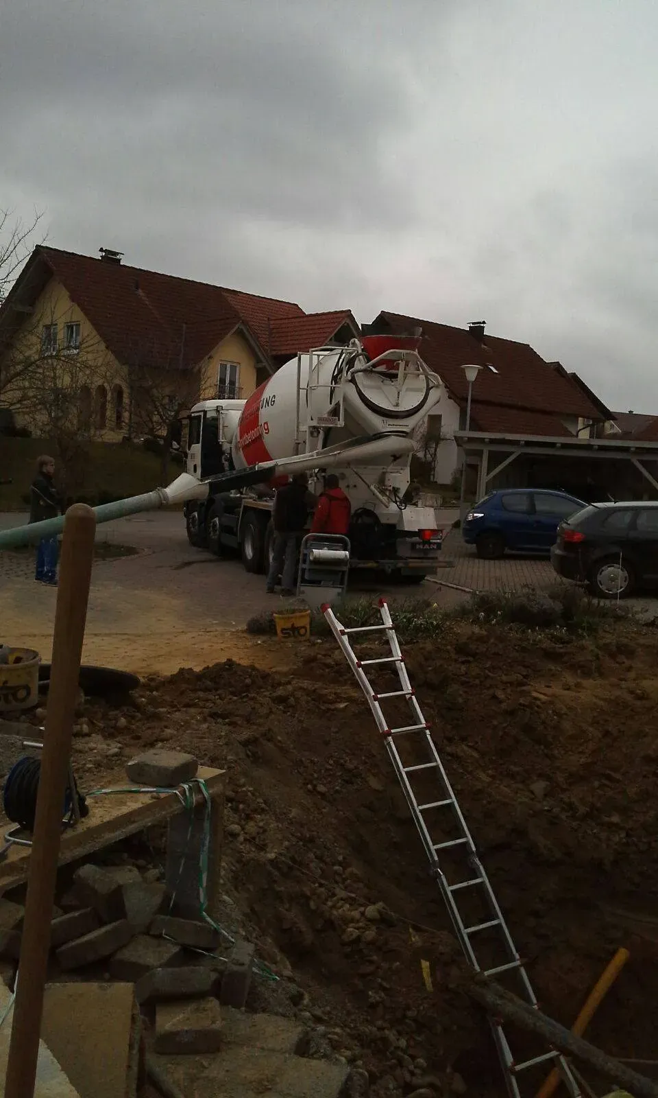 Aufbau_eines_Wohnbetons_Anbau_eigenes_Haus_in_Hauerz