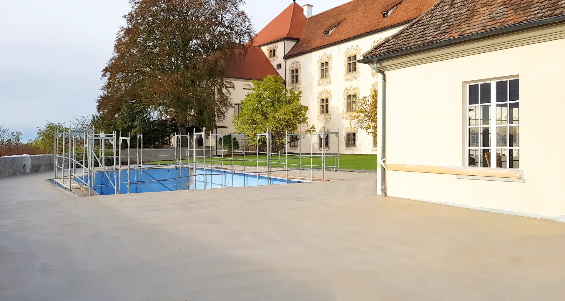 Privatpool_Schloss_Zeil_4